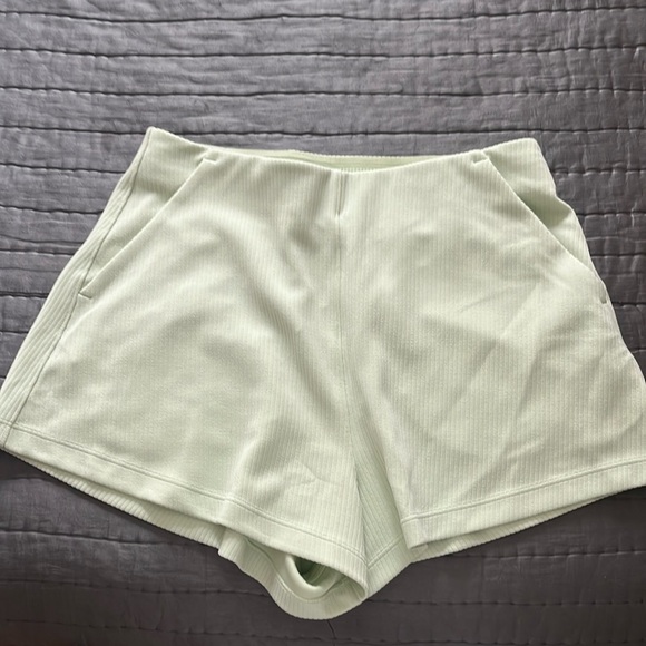 Lululemon Ribbed Softstreme High-Rise Short - Picture 1 of 11